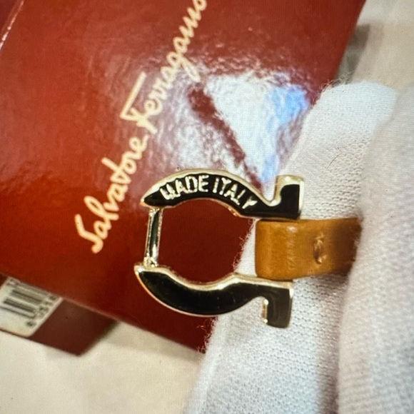 BUNDLE OF 2 - Salvatore Ferragamo Wallet & Bracelet - Picture 16 of 16